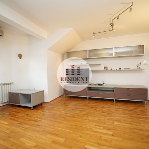 VRBIK Spacious 4-room apartment, 4th floor, excellent location, terrace, storage room