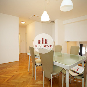 VRBIK Spacious 4-room apartment, 4th floor, excellent location, terrace, storage room