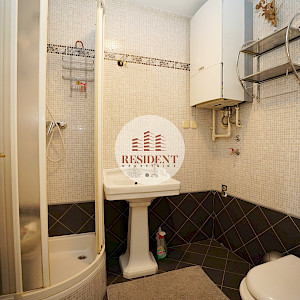 VRBIK Spacious 4-room apartment, 4th floor, excellent location, terrace, storage room