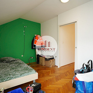 VRBIK Spacious 4-room apartment, 4th floor, excellent location, terrace, storage room