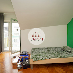 VRBIK Spacious 4-room apartment, 4th floor, excellent location, terrace, storage room