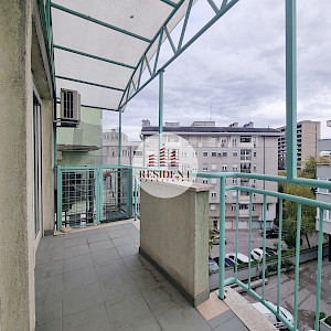 VRBIK Spacious 4-room apartment, 4th floor, excellent location, terrace, storage room