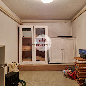 VRBIK Spacious 4-room apartment, 4th floor, excellent location, terrace, storage room