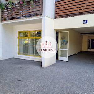 GAJNICE Poslovni prostor, odlična lokacija, frekventna ulica