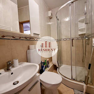 ŠPANSKO Moderan 2soban stan, 4. kat, odlična lokacija, loggia