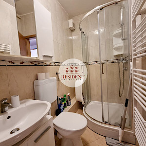 ŠPANSKO Moderan 2soban stan, 4. kat, odlična lokacija, loggia