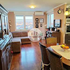 ŠPANSKO Spacious 3-room apartment 75 m2, 5th floor, elevator, loggia, NO COMMISSION