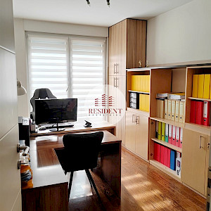 ŠPANSKO Spacious 3-room apartment 75 m2, 5th floor, elevator, loggia, NO COMMISSION