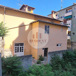 PULA Center, commercial and residential building for renovation NKP 575 m2, top location