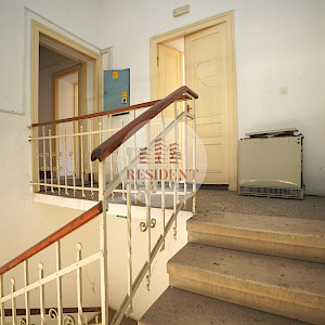 PULA Center, commercial and residential building for renovation NKP 575 m2, top location