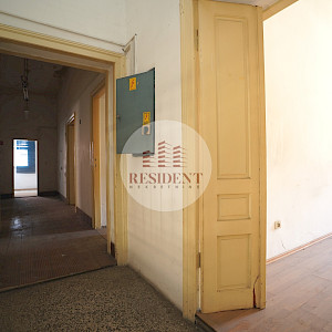 PULA Center, commercial and residential building for renovation NKP 575 m2, top location