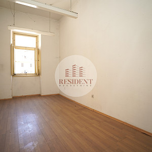 PULA Center, commercial and residential building for renovation NKP 575 m2, top location