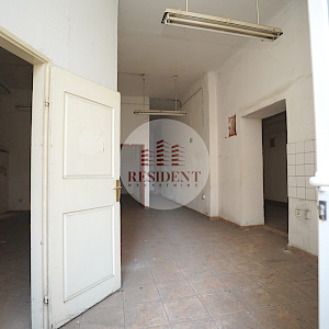 PULA Center, commercial and residential building for renovation NKP 575 m2, top location