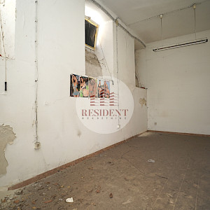 PULA Center, commercial and residential building for renovation NKP 575 m2, top location