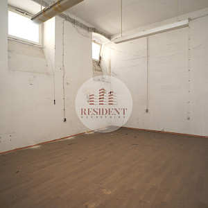 PULA Center, commercial and residential building for renovation NKP 575 m2, top location