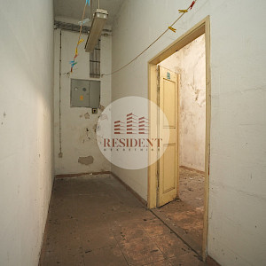 PULA Center, commercial and residential building for renovation NKP 575 m2, top location