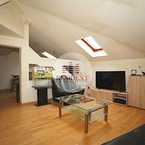 RENT - ZAGREB Center, spacious 4-room apartment 127 m2 FOR WORKERS, 4th floor, top location