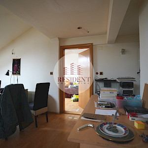 RENT - ZAGREB Center, spacious 4-room apartment 127 m2 FOR WORKERS, 4th floor, top location