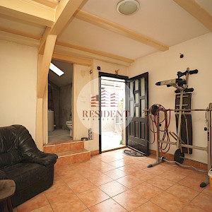 RENT - ZAGREB Center, spacious 4-room apartment 127 m2 FOR WORKERS, 4th floor, top location