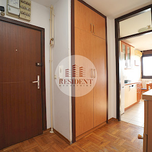 SREDIŠĆE Prostran 3soban stan 82 m2, 9. kat, top lokacija, balkon, spremište