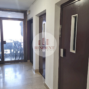 SREDIŠĆE Prostran 3soban stan 82 m2, 9. kat, top lokacija, balkon, spremište