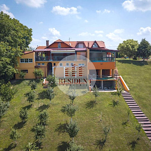 NUŠTAR Luksuzna vila 558 m2, mirno okruženje, bazen