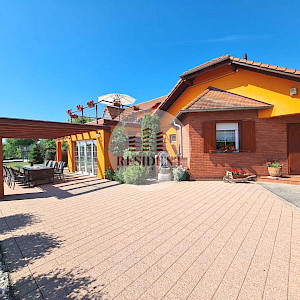 NUŠTAR Luksuzna vila 558 m2, mirno okruženje, bazen