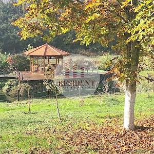 NUŠTAR Luksuzna vila 558 m2, mirno okruženje, bazen