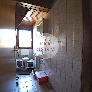 ŠALATA Ugodan 4soban stan 76 m2, 2. kat, top lokacija, vrt, BEZ PROVIZIJE