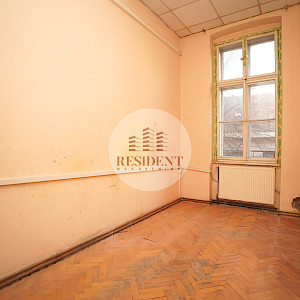 ZAGREB Center - Spacious 4-bedroom apartment 120 m2 + parking, 1st floor, top location, balcony, storage room, NO COMMISSION