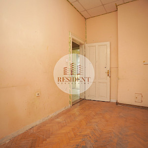 ZAGREB Center - Spacious 4-bedroom apartment 120 m2 + parking, 1st floor, top location, balcony, storage room, NO COMMISSION