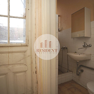 ZAGREB Center - Spacious 4-bedroom apartment 120 m2 + parking, 1st floor, top location, balcony, storage room, NO COMMISSION