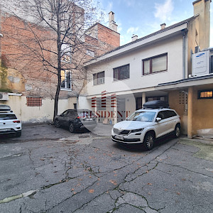 ZAGREB Center - Spacious 4-bedroom apartment 120 m2 + parking, 1st floor, top location, balcony, storage room, NO COMMISSION