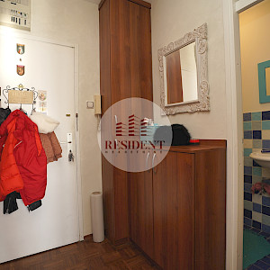 ŠPANSKO Komforan 3soban stan 77 m2, 5. kat, loggia, spremište, BEZ PROVIZIJE