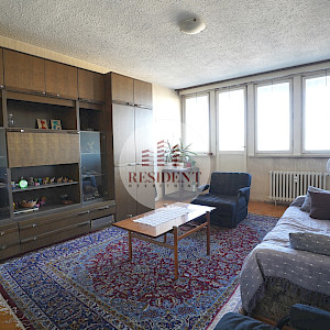 SREDNJACI Prostran 3soban stan 80 m2, 4. kat, top lokacija, loggia, BEZ PROVIZIJE