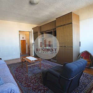 SREDNJACI Prostran 3soban stan 80 m2, 4. kat, top lokacija, loggia, BEZ PROVIZIJE