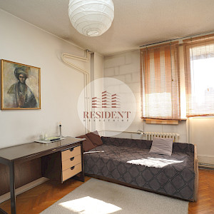 SREDNJACI Prostran 3soban stan 80 m2, 4. kat, top lokacija, loggia, BEZ PROVIZIJE