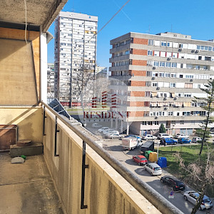 SREDNJACI Prostran 3soban stan 80 m2, 4. kat, top lokacija, loggia, BEZ PROVIZIJE