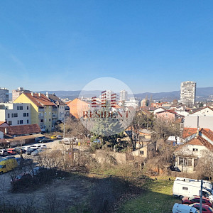 SREDNJACI Prostran 3soban stan 80 m2, 4. kat, top lokacija, loggia, BEZ PROVIZIJE