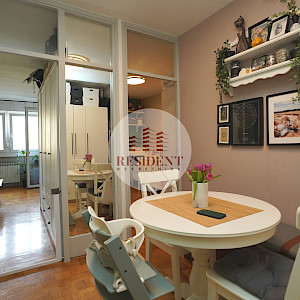 ŠPANSKO Ugodan 2soban stan 48 m2, 3. kat, loggia, spremište, BEZ PROVIZIJE