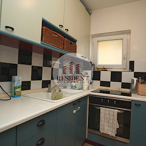 ŠPANSKO Ugodan 2soban stan 48 m2, 3. kat, loggia, spremište, BEZ PROVIZIJE