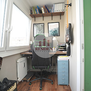 ŠPANSKO Ugodan 2soban stan 48 m2, 3. kat, loggia, spremište, BEZ PROVIZIJE