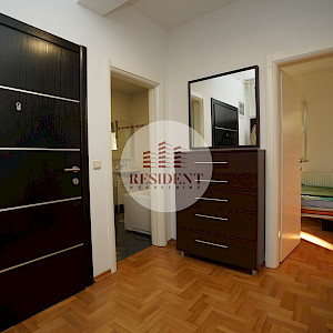 ČRNOMEREC Prostran 3soban stan 73 m2 + vrt 270 m2 + 2 parkinga, mirno okruženje, BEZ PROVIZIJE