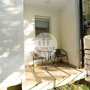 ČRNOMEREC Prostran 3soban stan 73 m2 + vrt 270 m2 + 2 parkinga, mirno okruženje, BEZ PROVIZIJE