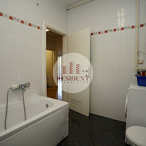 ČRNOMEREC Prostran 3soban stan 73 m2 + vrt 270 m2 + 2 parkinga, mirno okruženje, BEZ PROVIZIJE