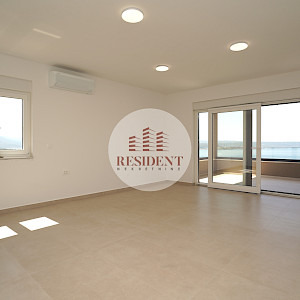 MASLENICA Ekskluzivan 3soban apartman 75 m2 + parking, predivan pogled na more, novogradnja, BEZ PROVIZIJE