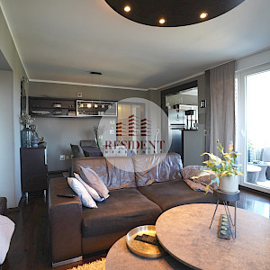 ŠPANSKO Moderan 4soban stan 90 m2, 5. kat, mirno okruženje, balkon, BEZ PROVIZIJE