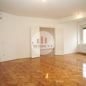 NAJAM - CENTAR Prostran 4soban stan 103 m2, 1. kat, top lokacija, BEZ PROVIZIJE