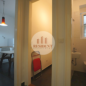 NAJAM - CENTAR Prostran 4soban stan 103 m2, 1. kat, top lokacija, BEZ PROVIZIJE