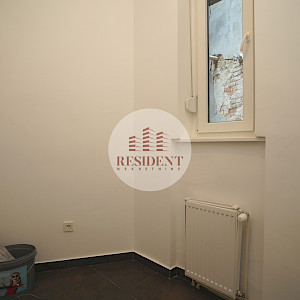 NAJAM - CENTAR Prostran 4soban stan 103 m2, 1. kat, top lokacija, BEZ PROVIZIJE